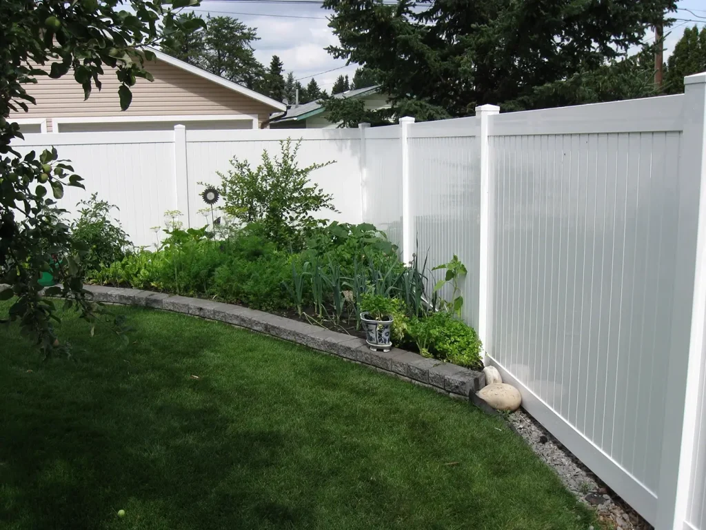 fence contractors Calgary